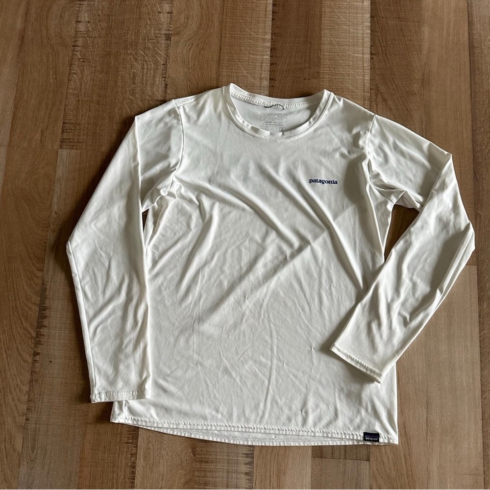 Patagonia Capilene Cool Daily long sleeve sun graphic shirt. White - Size medium